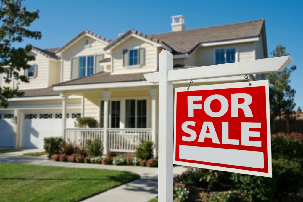 Blog 10 Closing on a Home-A Legal Checklist for Buyers and Sellers
